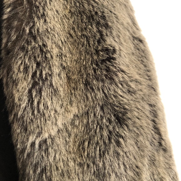 Aritzia Brown Fur Vest Cropped - Picture 3 of 7